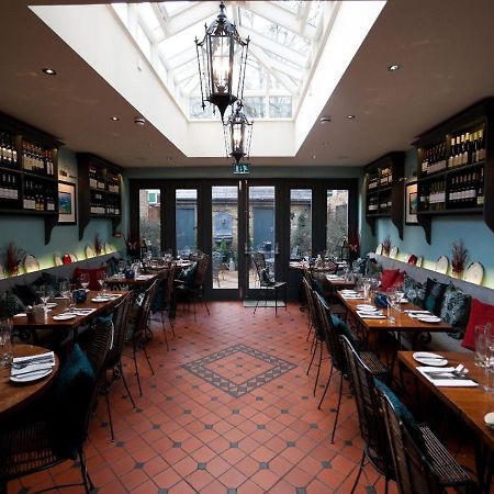 Bed and Breakfast Gilbey'S Bar, Restaurant & Townhouse Windsor Exterior foto