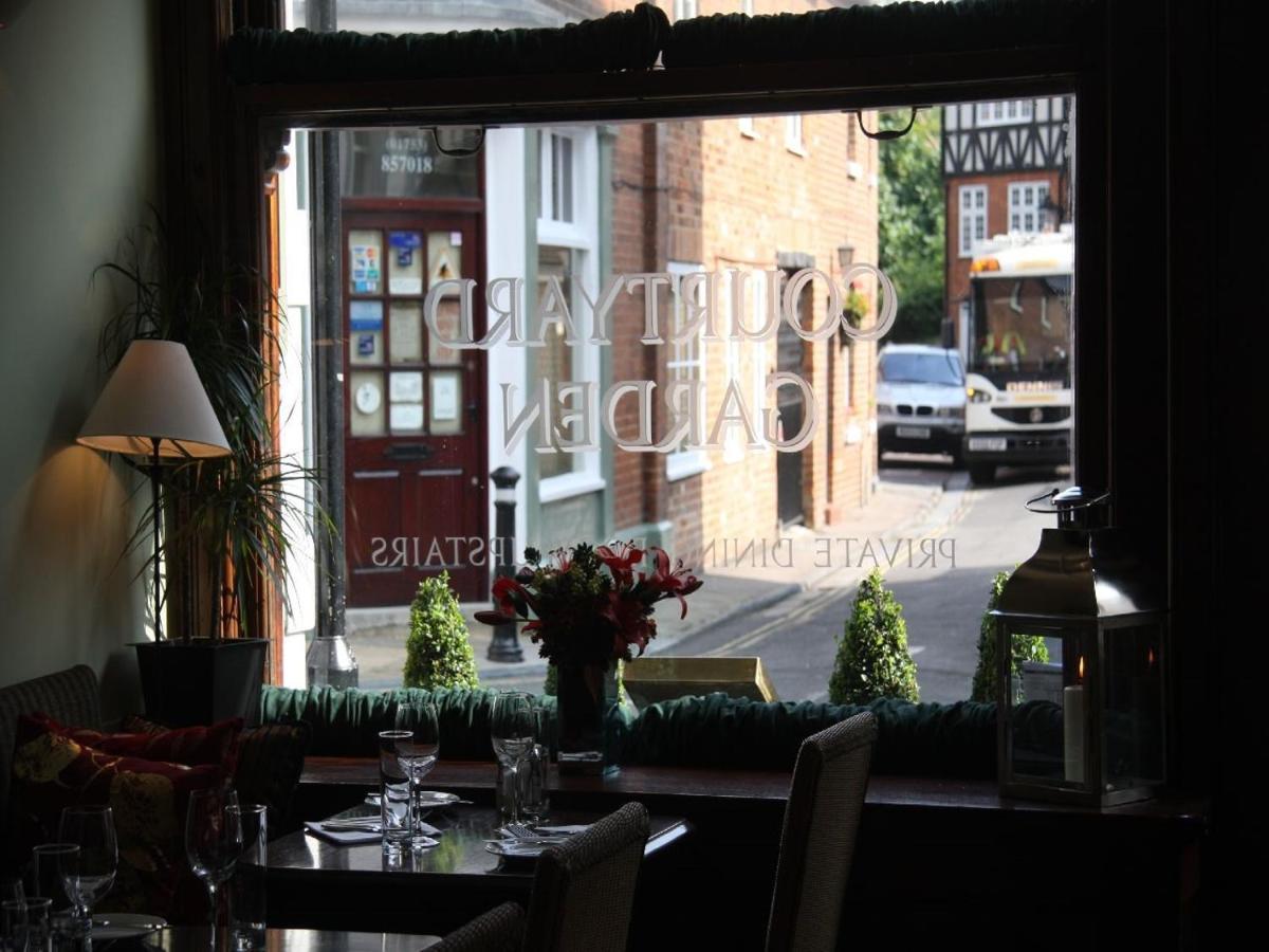 Bed and Breakfast Gilbey'S Bar, Restaurant & Townhouse Windsor Exterior foto
