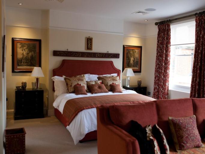 Bed and Breakfast Gilbey'S Bar, Restaurant & Townhouse Windsor Exterior foto