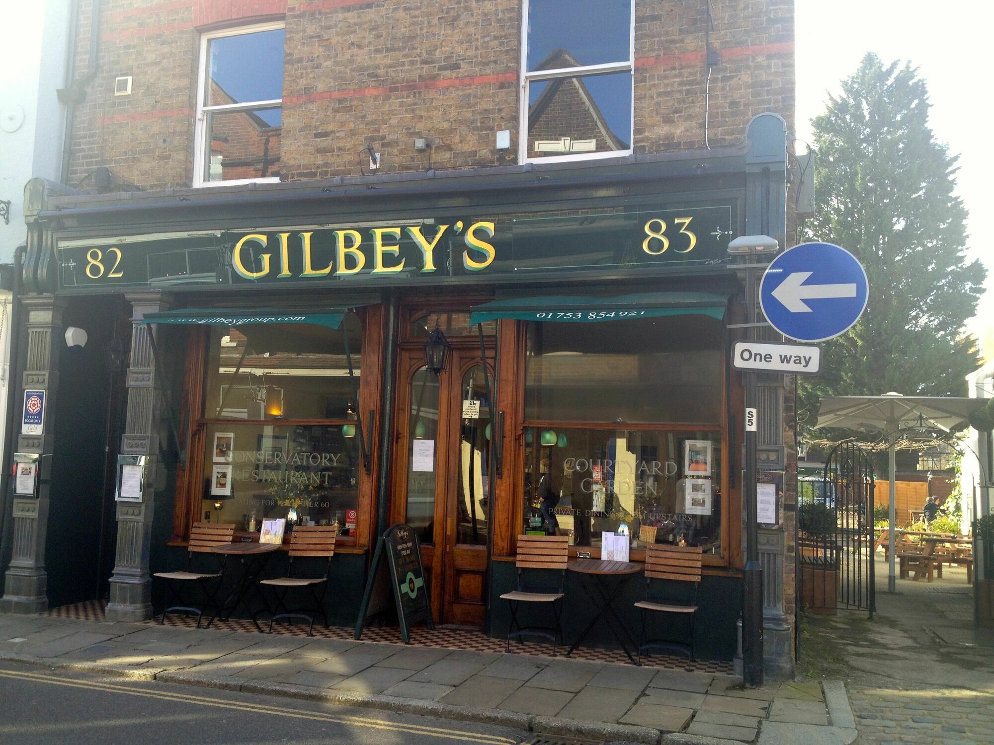 Bed and Breakfast Gilbey'S Bar, Restaurant & Townhouse Windsor Exterior foto